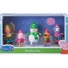 JAZWARES Peppa Pig Schlittenfahrt Mit 5 Figuren Und 2 Schlitten Spiele-Set Winter 95649